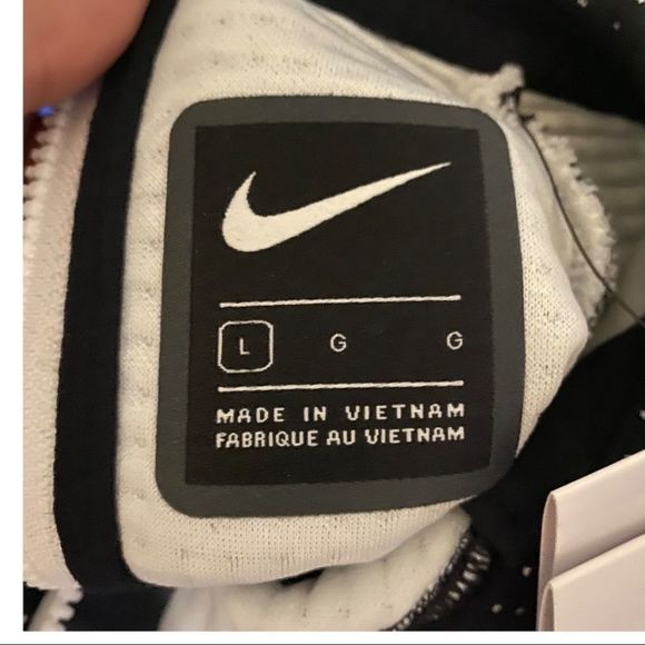 NWT Nike Tech Fleece Womens Cropped Long Sleeve Hoodie Black Size L black - Picture 6 of 8